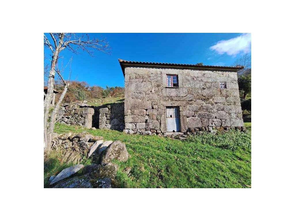 Propriedade com 2 moradias em pedra - Grande imagem: 3/25