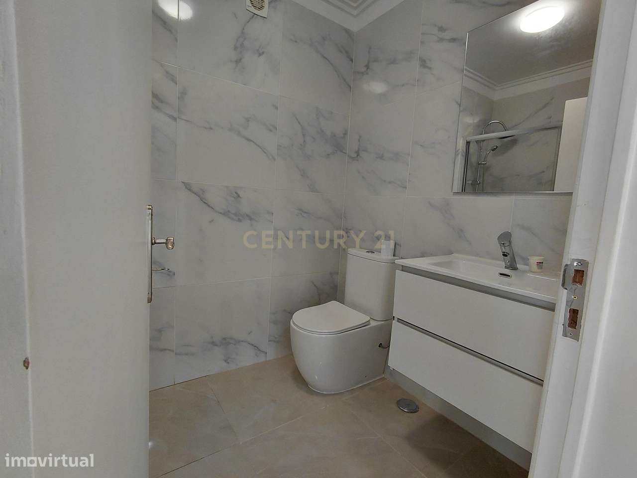 Apartamento T2 Renovado em Carnaxide c/ garagem - Grande imagem: 4/30