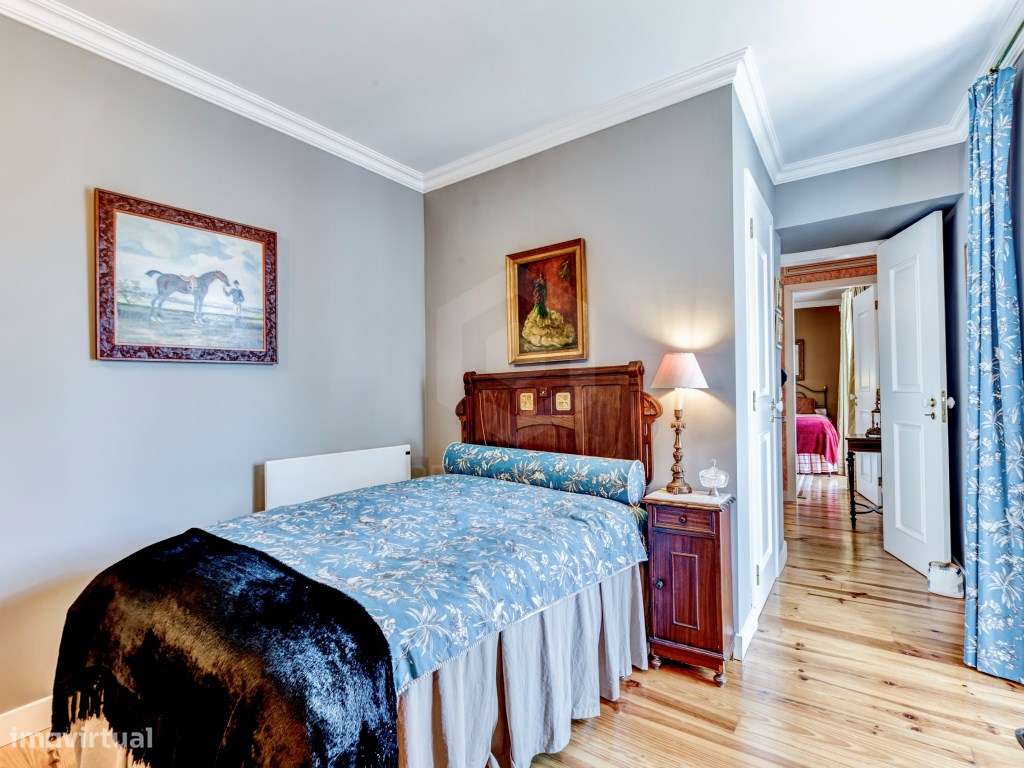 Moradia T4+1 no Centro da Vila Nogueira de Azeitão-37