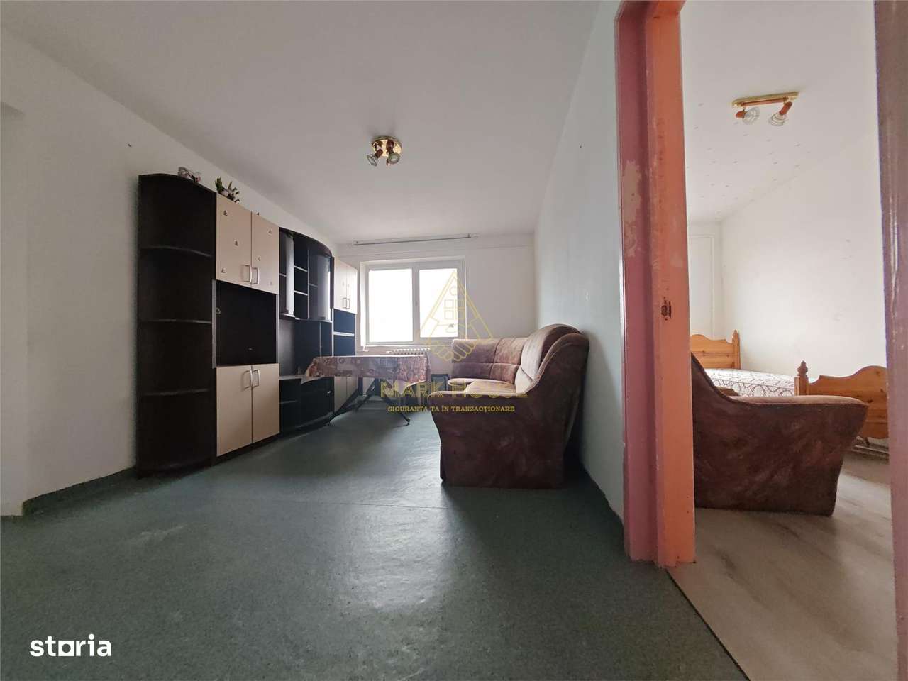 Apartament cu 3 camere de vanzare, zona Milcov-3