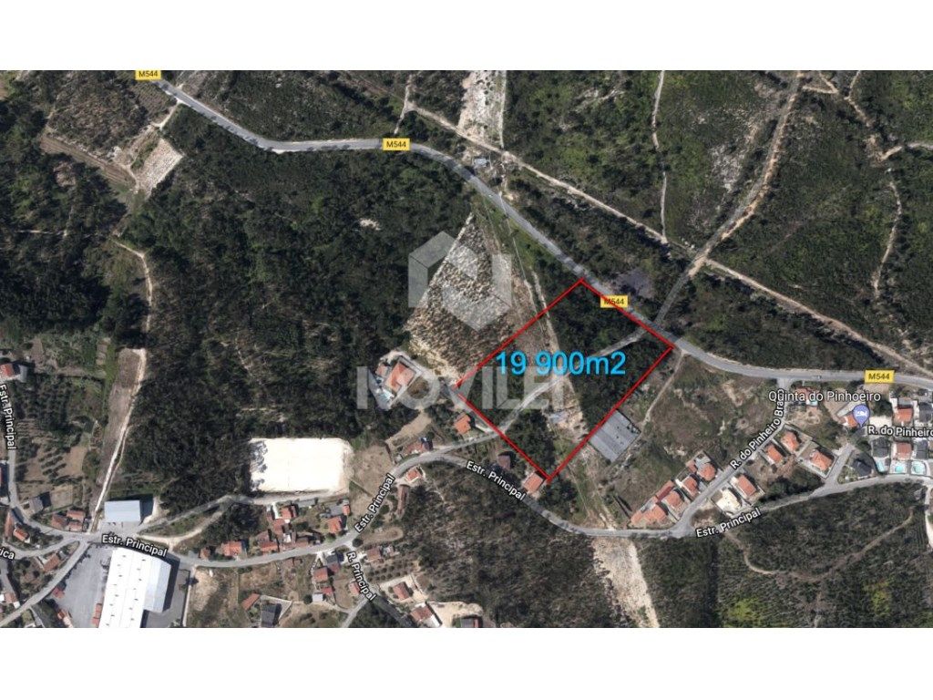 Terreno com 9.100m2 em Leiria, com capacidade de construç...