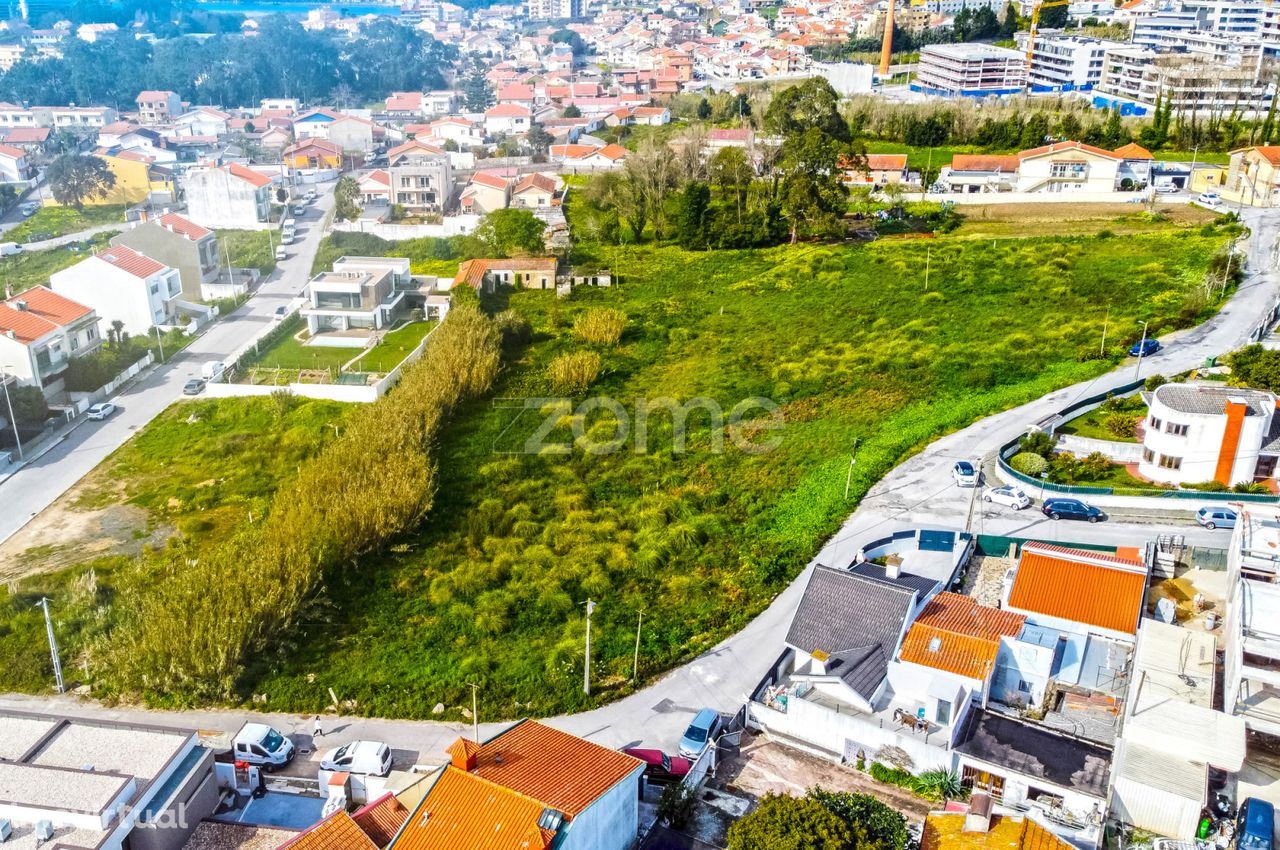 Terreno Urbanizável de 13.750m2 com PIP em aprovação em Canidelo, G...