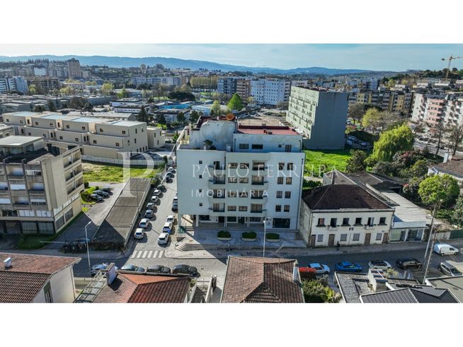 Apartamento T6 no centro de Famalicão-5