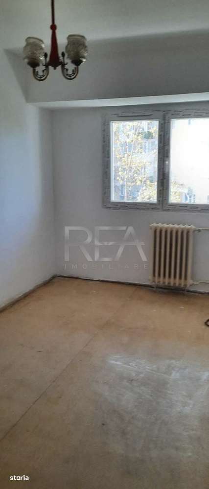 3 camere+ boxa, et 5/10, 72 mp, bloc 1980- Drumul Taberei