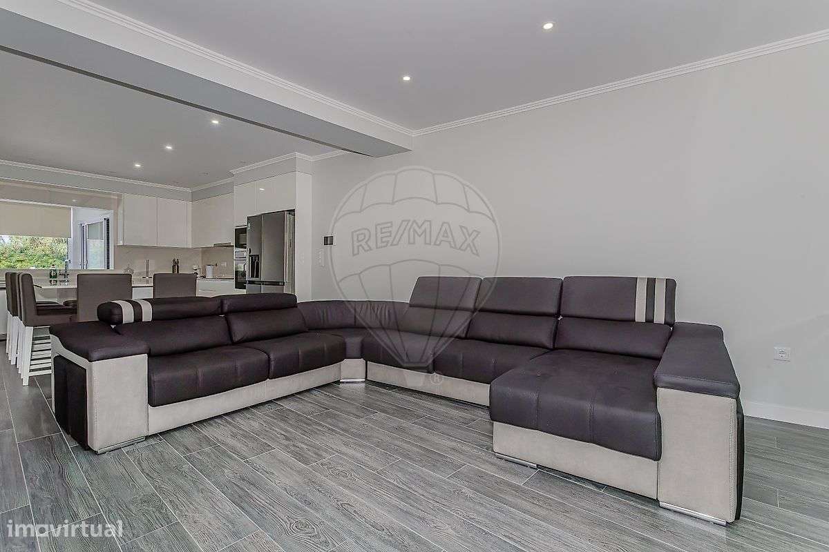 Moradia T4 para venda-3