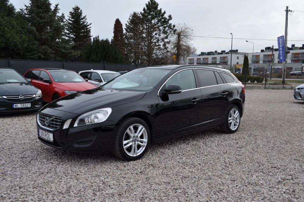 Volvo V60 I (2011-2018) D4 Geartronic Momentum 2013