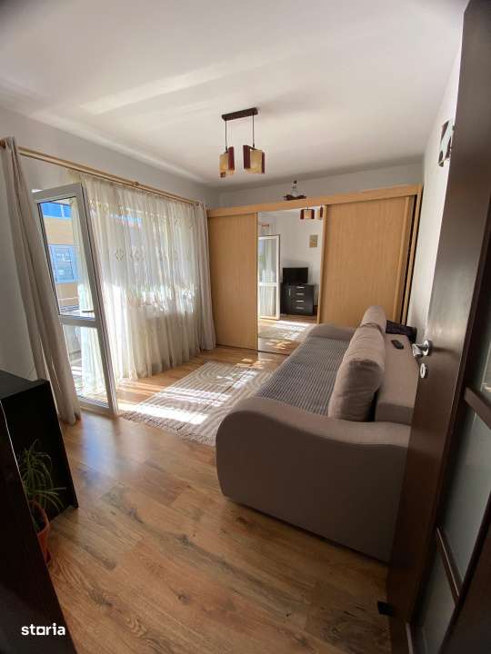 Apartament 3 camere, terasa, strada Pietroasa-1