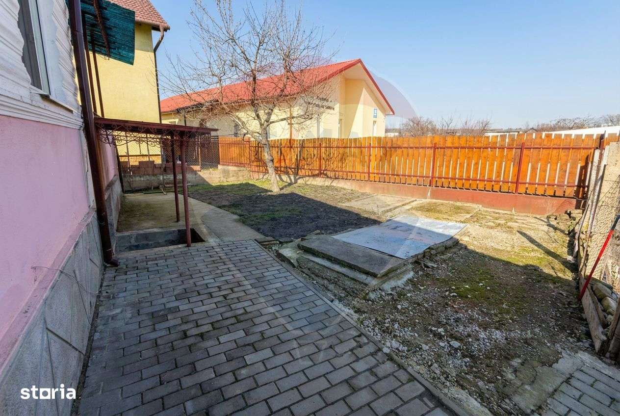 Casă cu 3 camere - str. Primaverii-12