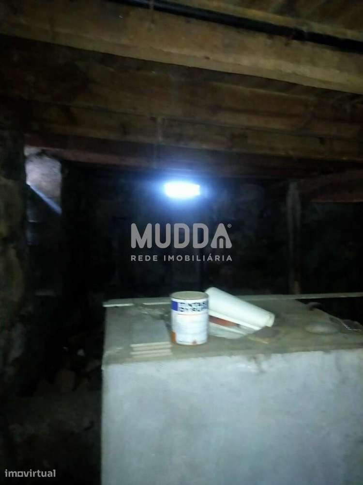 Duas moradias e uma garagem para venda em Gouveia-41