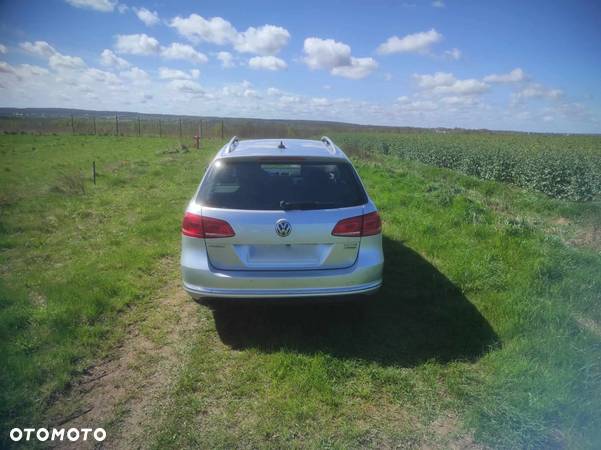 Volkswagen Passat 2.0 TDI Comfortline DSG - 5