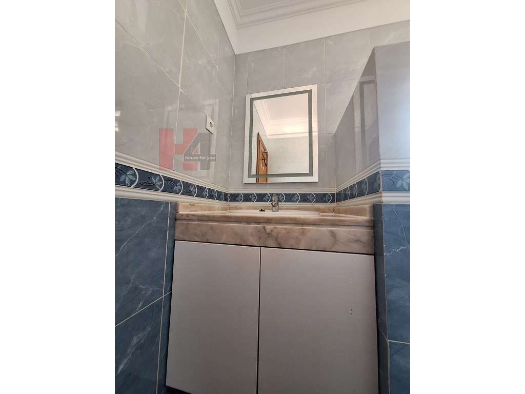 Moradia T4 com piscina inserida num terreno de 670m2 - Setúbal (OFE...-19
