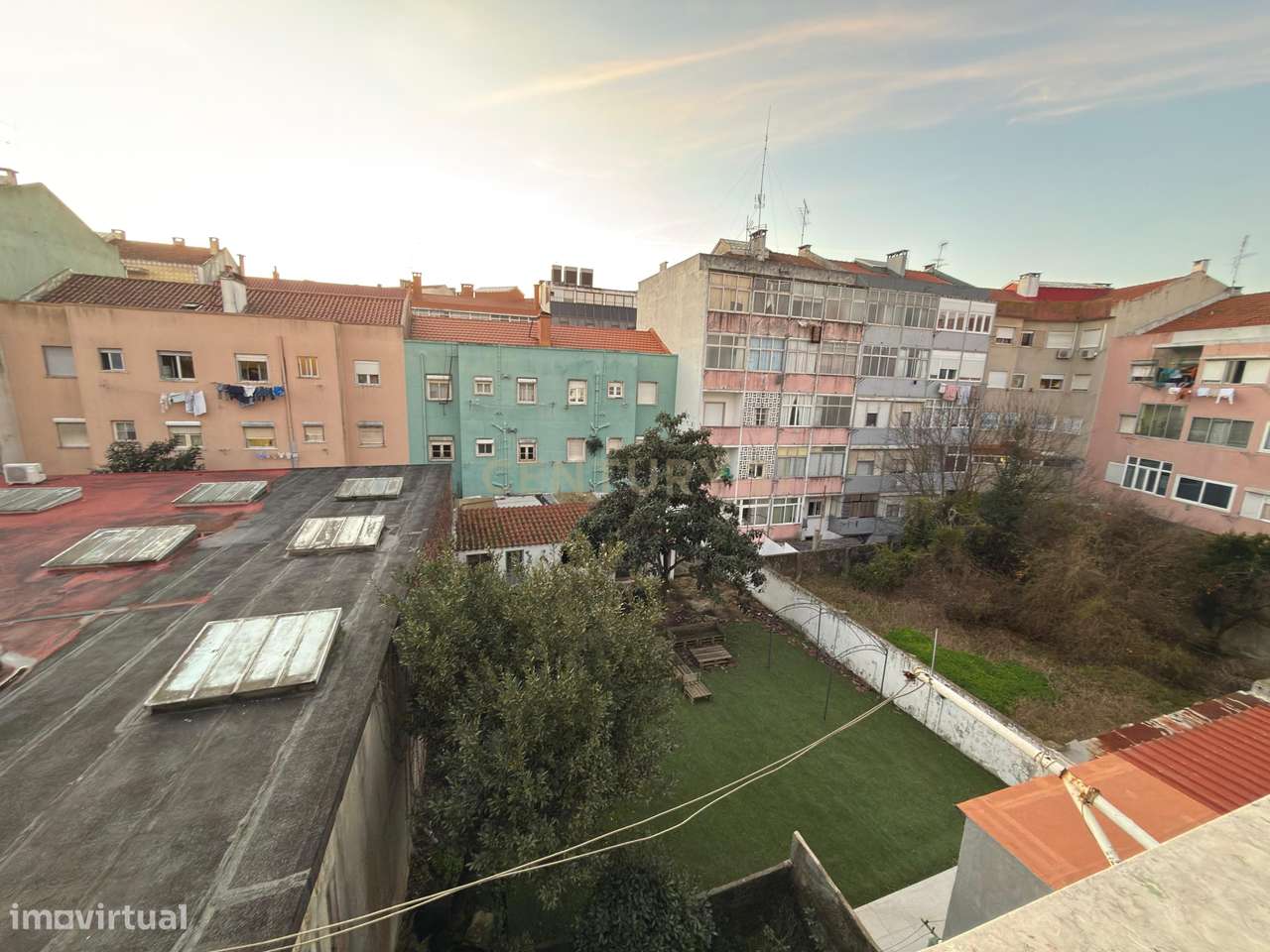 T2 no centro da Amadora, junto ao Babilónia e Metro-10