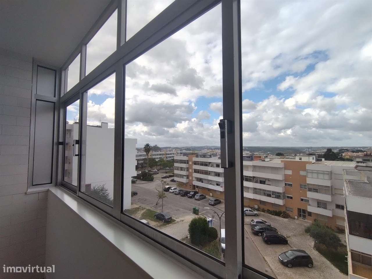 Apartamento T3 / Varandas / Marquise / Garagem / Quinta do Bispo / Lei-10