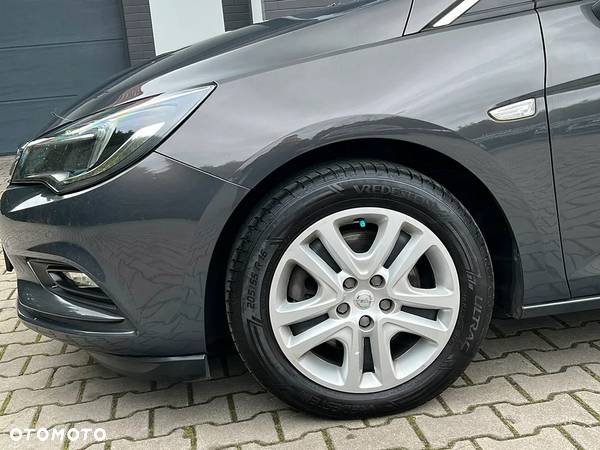 Opel Astra IV 1.6 CDTI Cosmo - 27