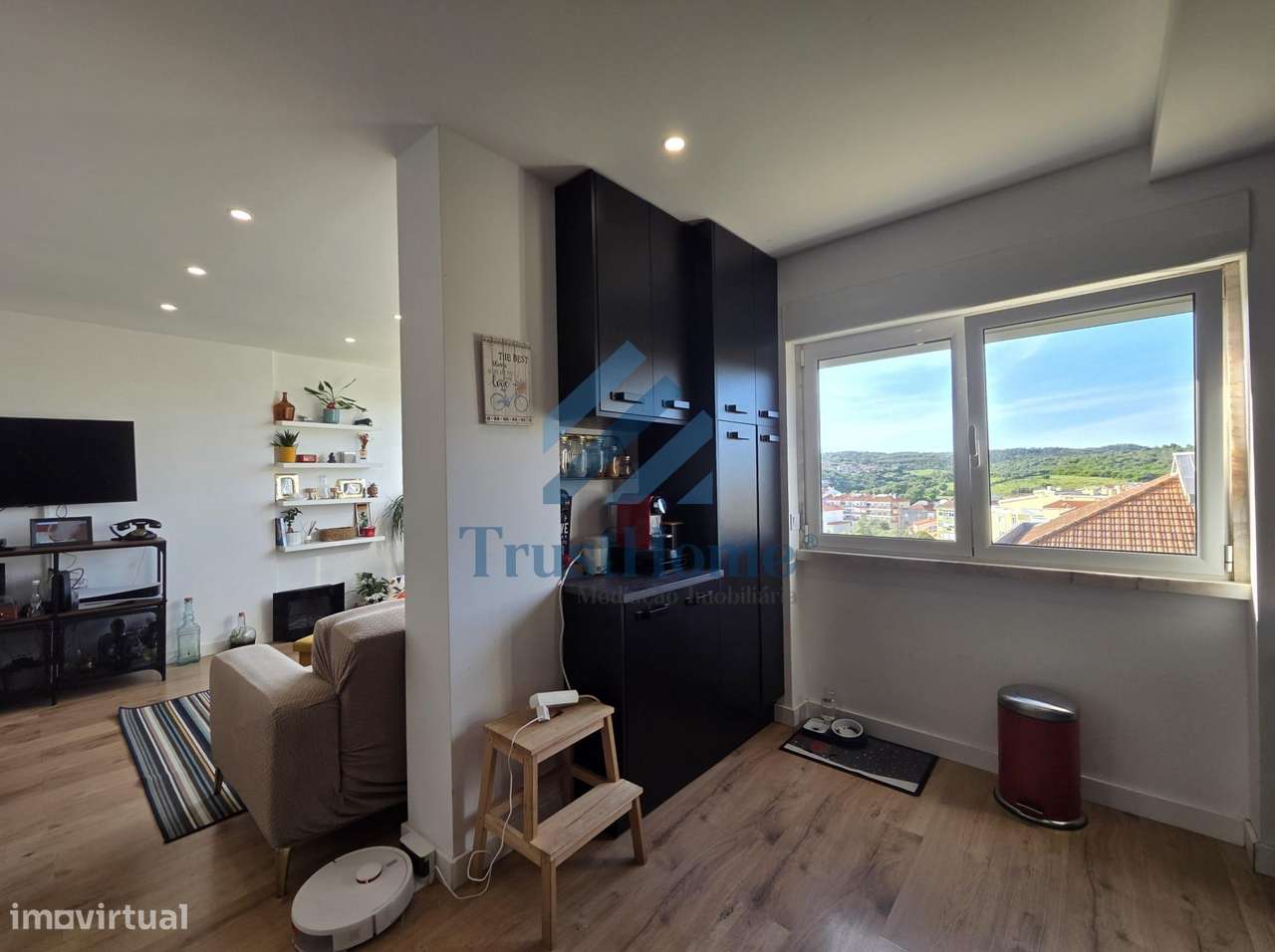 T1+1 totalmente remodelado e arrecadação com 23,5m2 e vista...-3