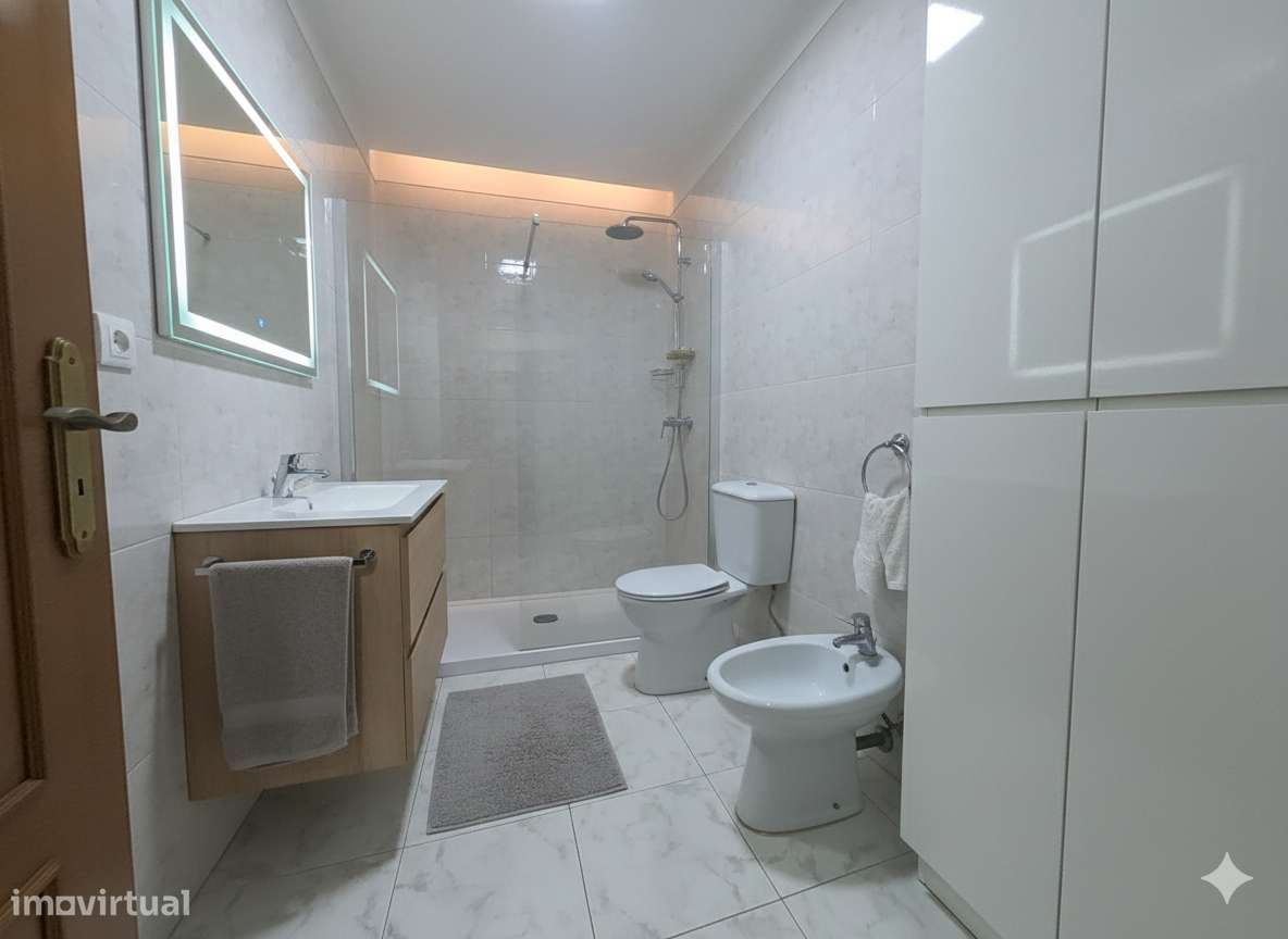 T3 com Terraço Coberto Exclusivo: A 1,5 km do Metro de Fânzeres-29