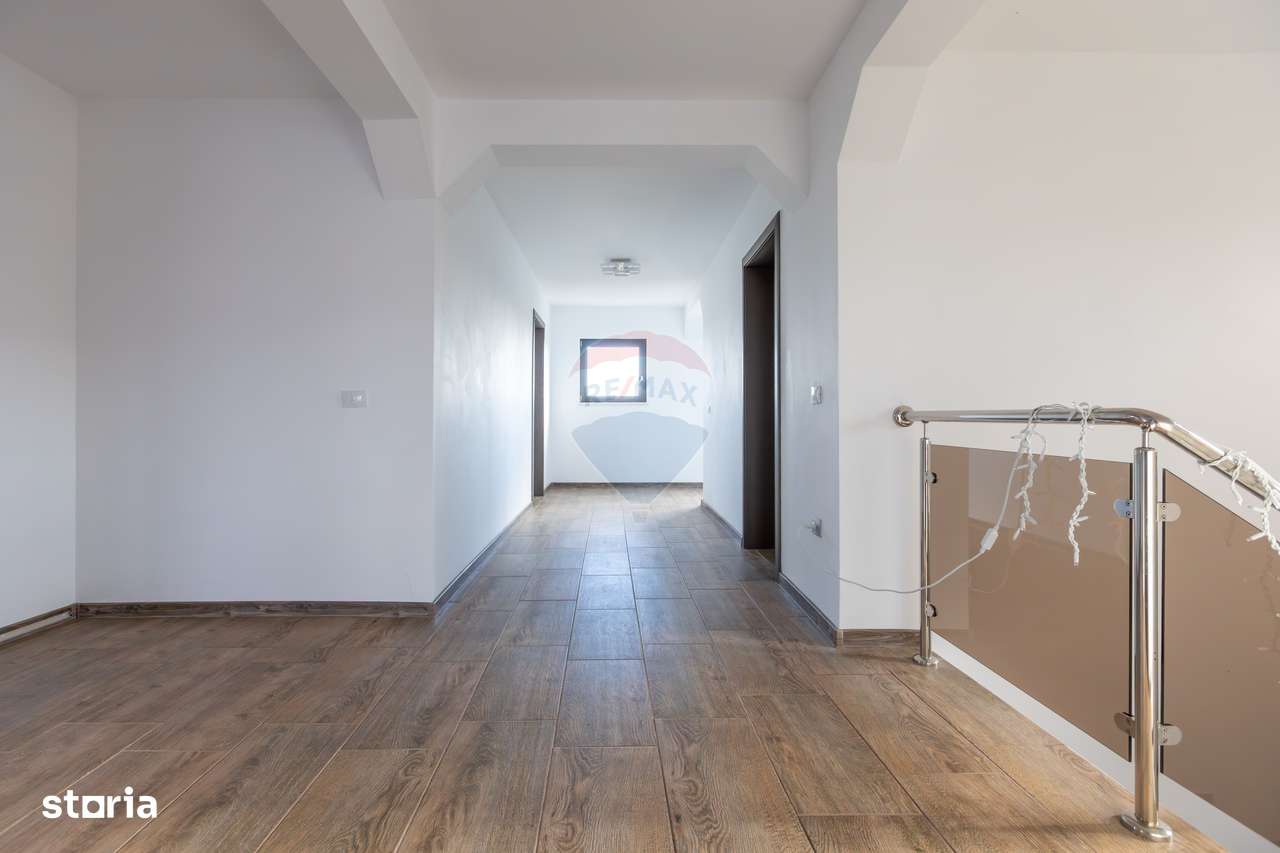 Casă / Vilă nouă,  5 camere, design luxos, teren 1000 mp-15