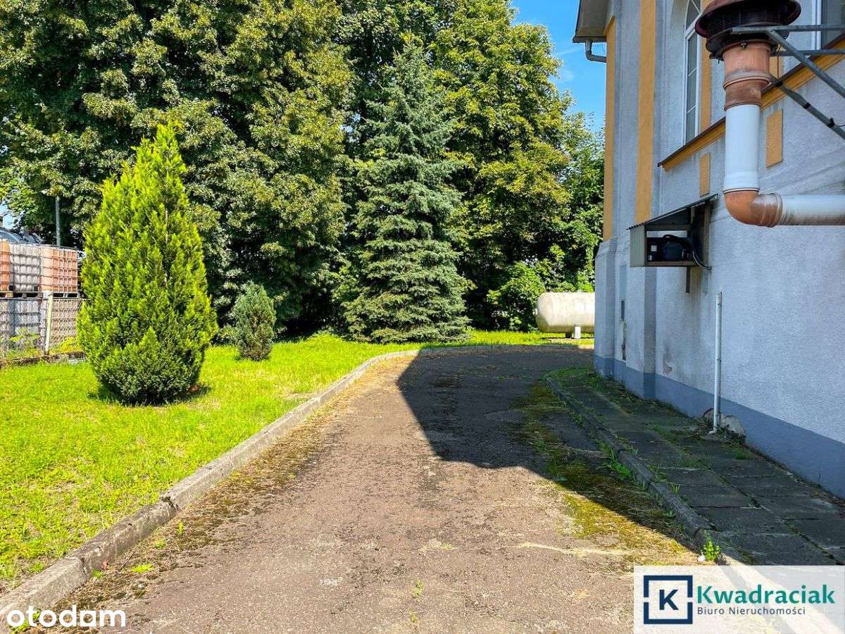 Budynek komercyjny 487 m² z garażami – Jasło, tere-3