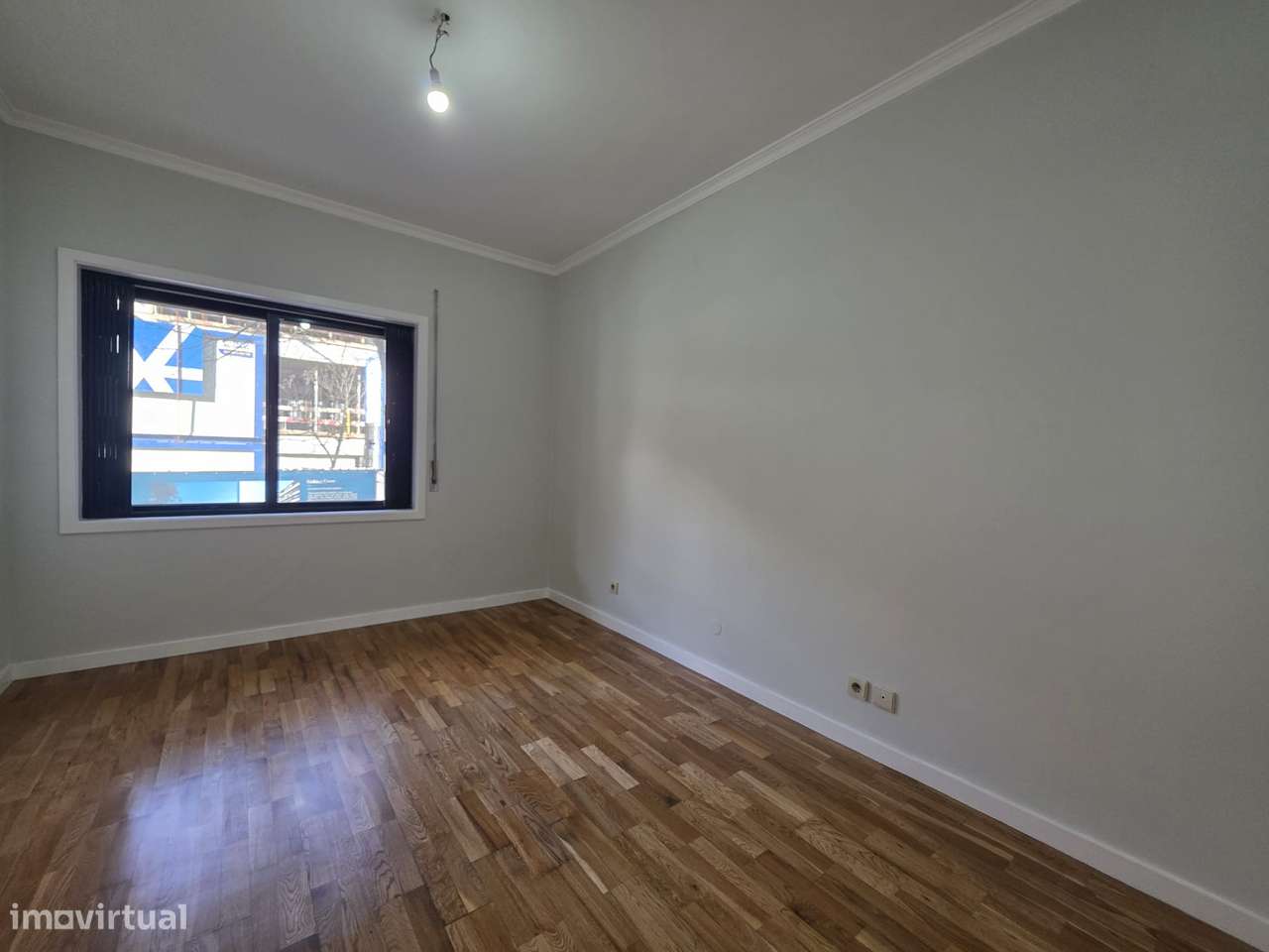 Apartamento T1 com segurança e ótima localização-13