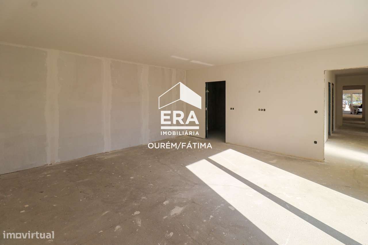 Moradia T4, térrea, em fase final de construção-6