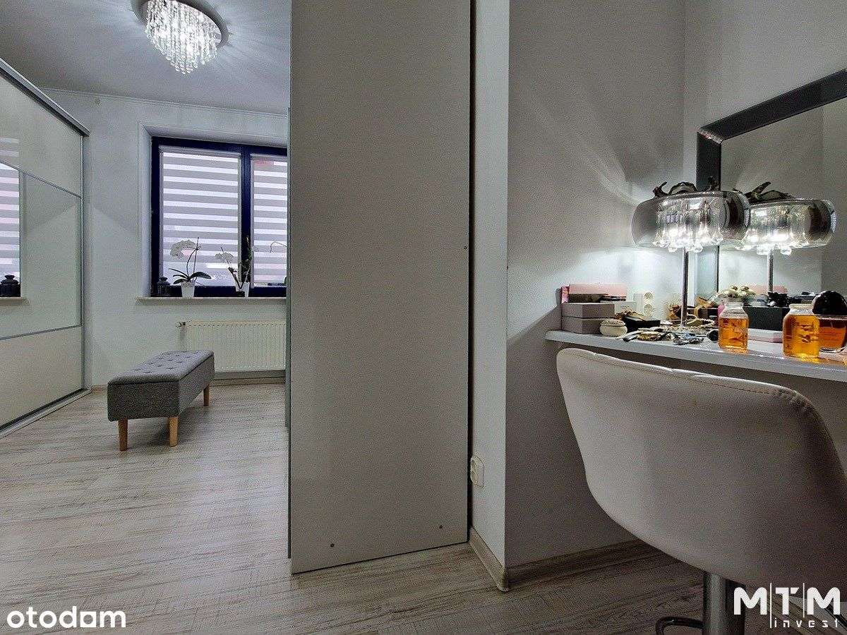 Energooszczędny dom z dużym garażem w Podjuchach-13