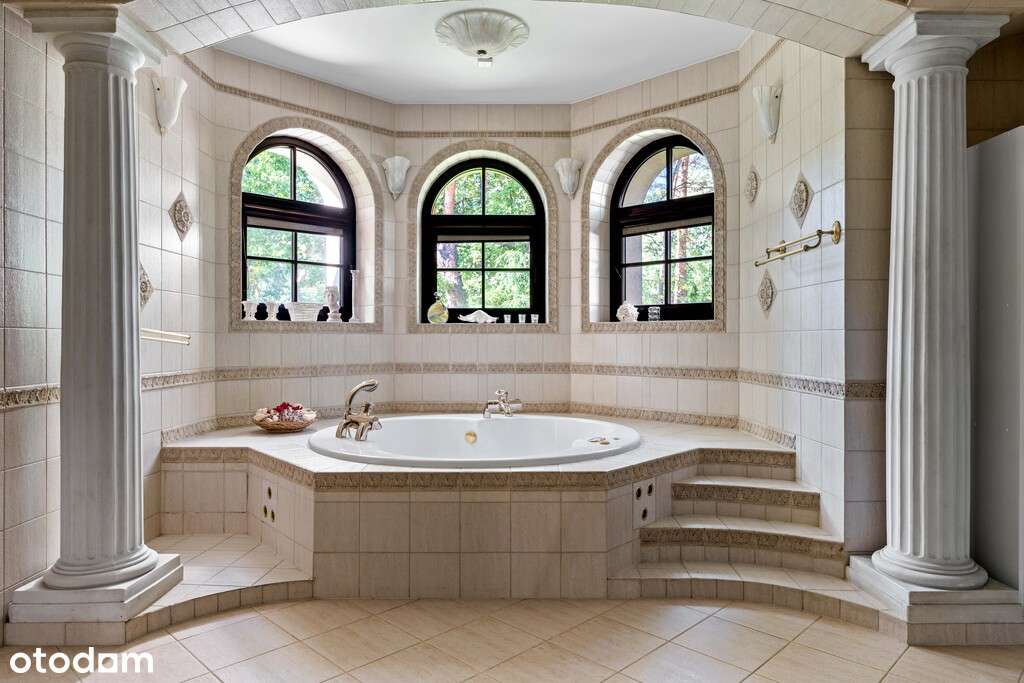 Dom/rezydencja/Dąbrowa Leśna-10