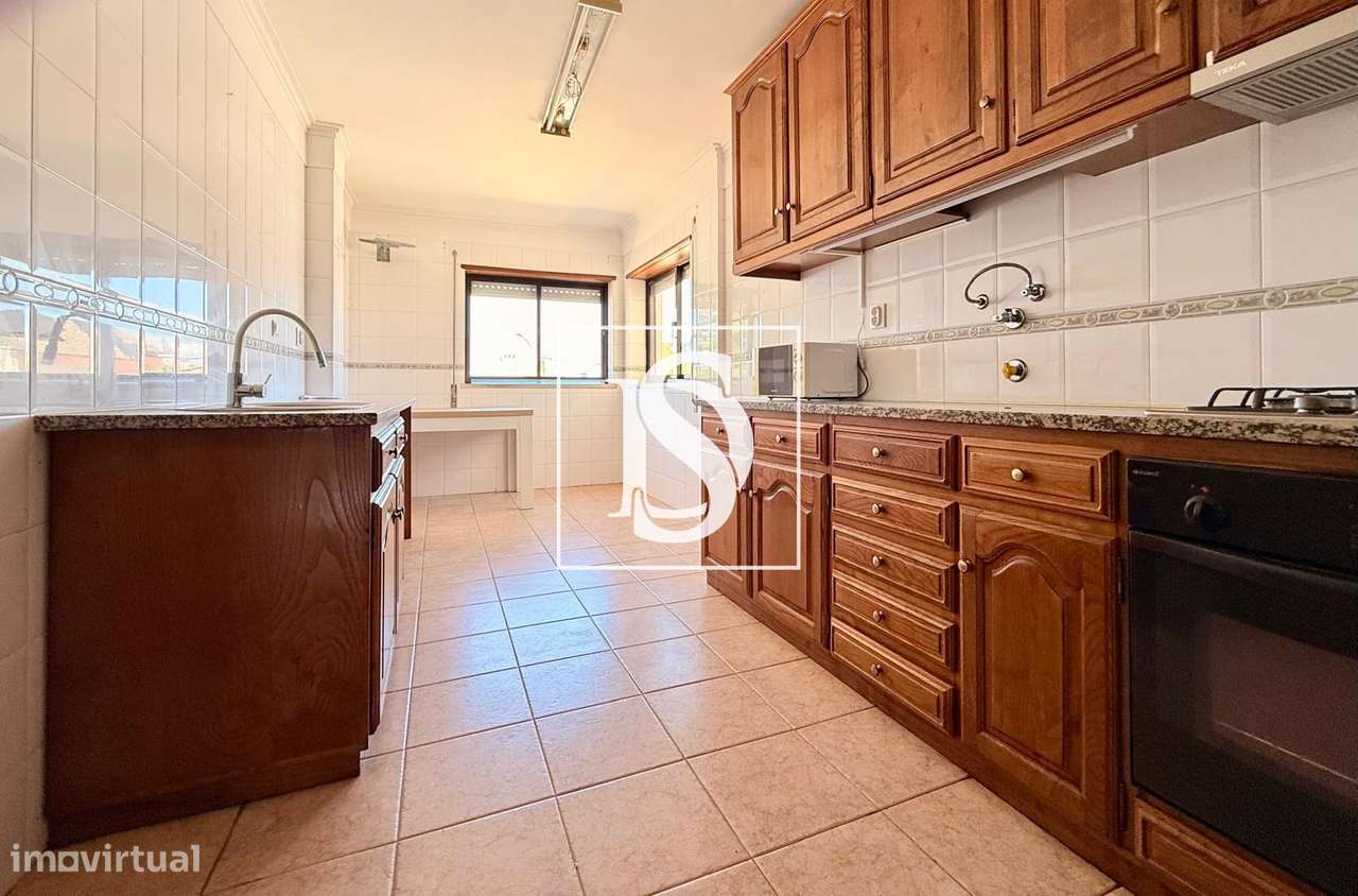 Apartamento T3 Venda em Santo António da Charneca,Barreiro-0