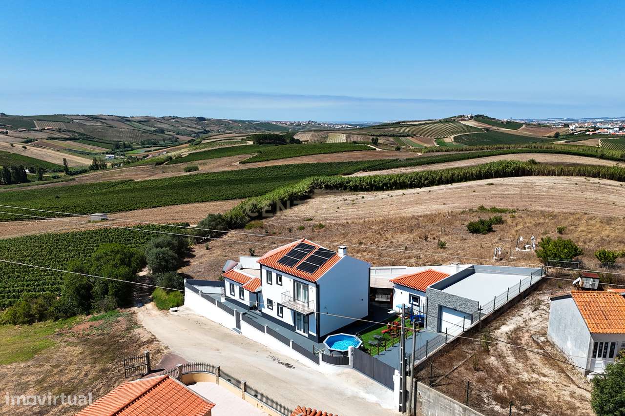 Moradia T3+1 Totalmente Remodelada  em 2026 com Piscina, Painéis Solar-18
