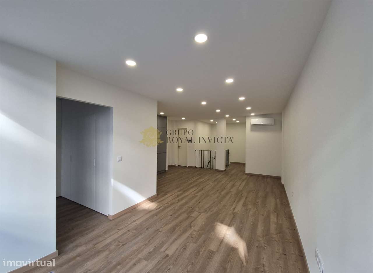 Oportunidade – Apartamento T2 Remodelado no Porto-10