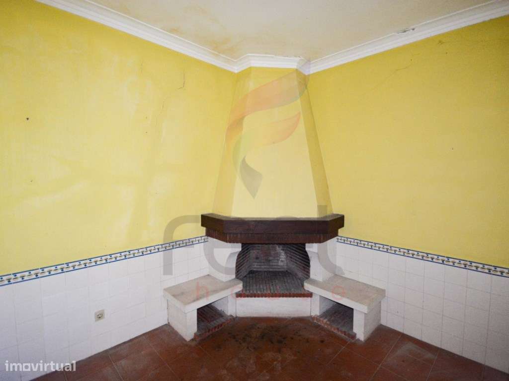 Moradias + Adega para Reabilitação em Almeirim - Grande imagem: 5/37