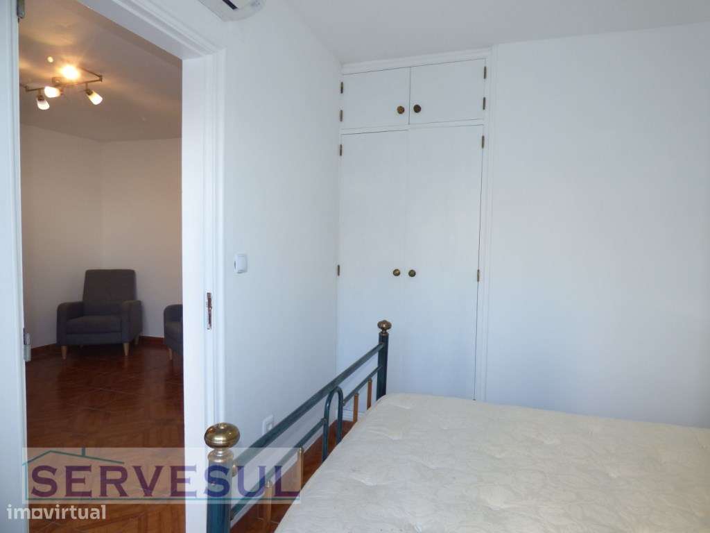 Casa Tradicional, com dois pisos, 4 quartos, dividida em duas habit...-26