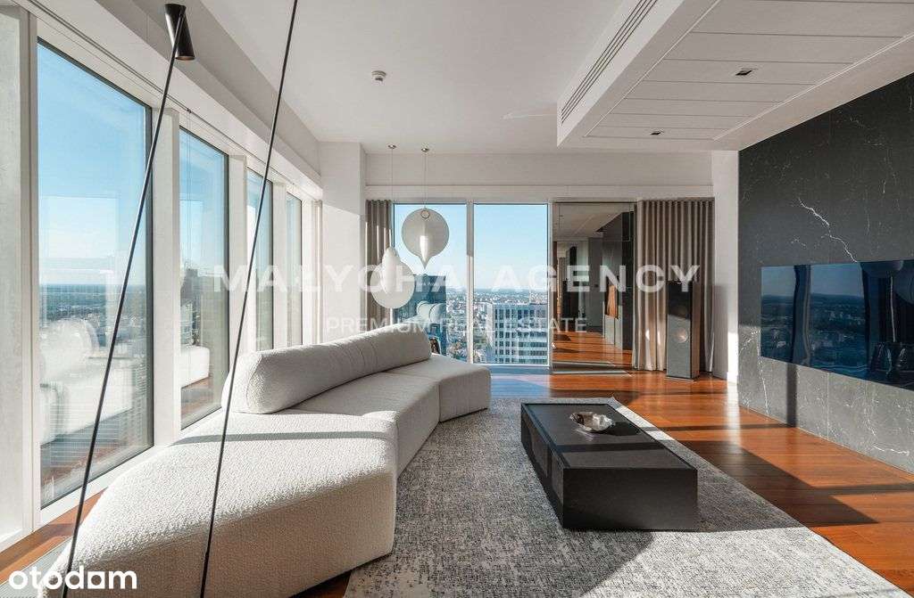 Apartament na 45. piętrze-0