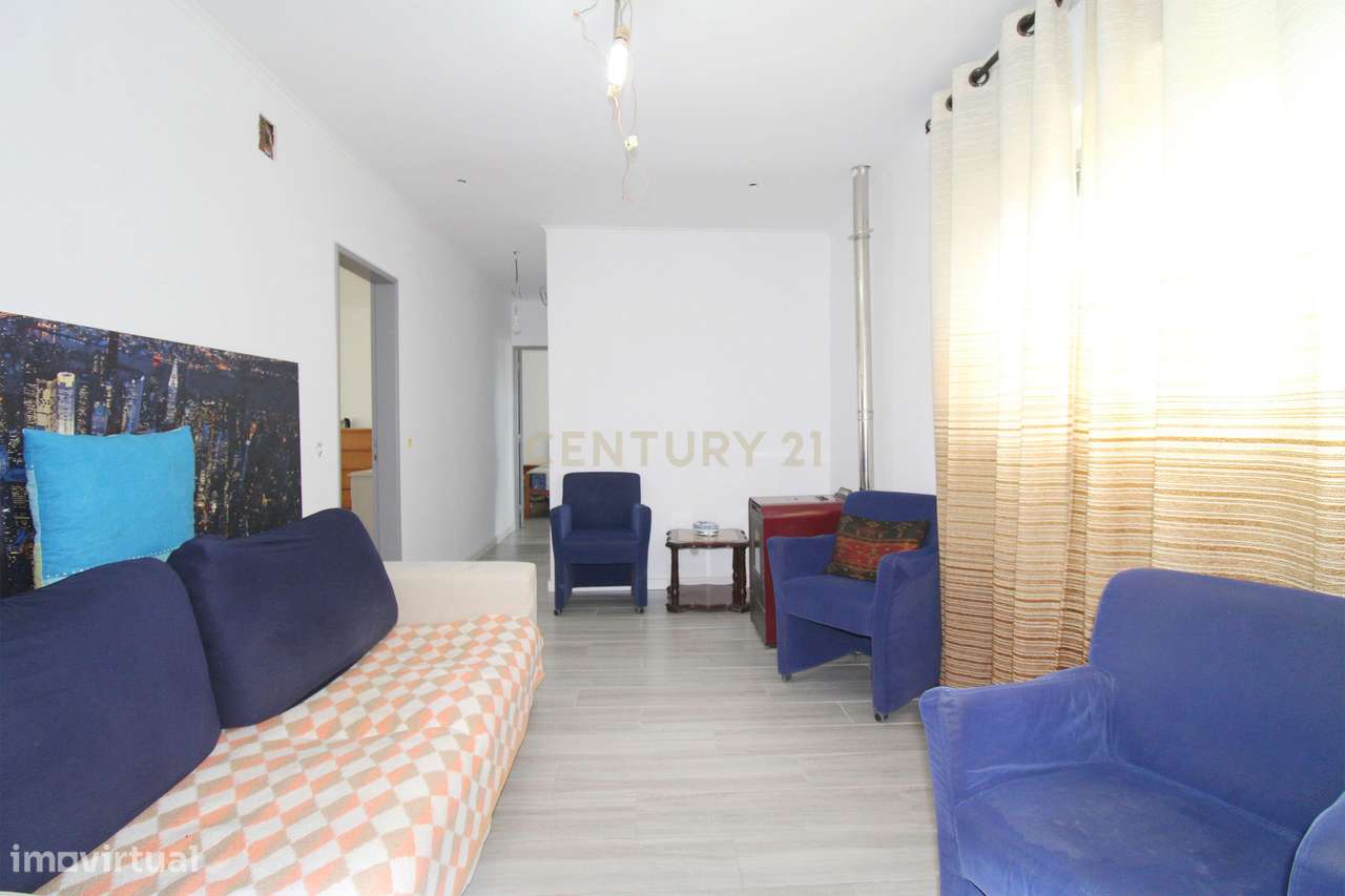 Quinta com Moradia Bi-familiar, construída num lote de 7.500 m2, em Pa-5
