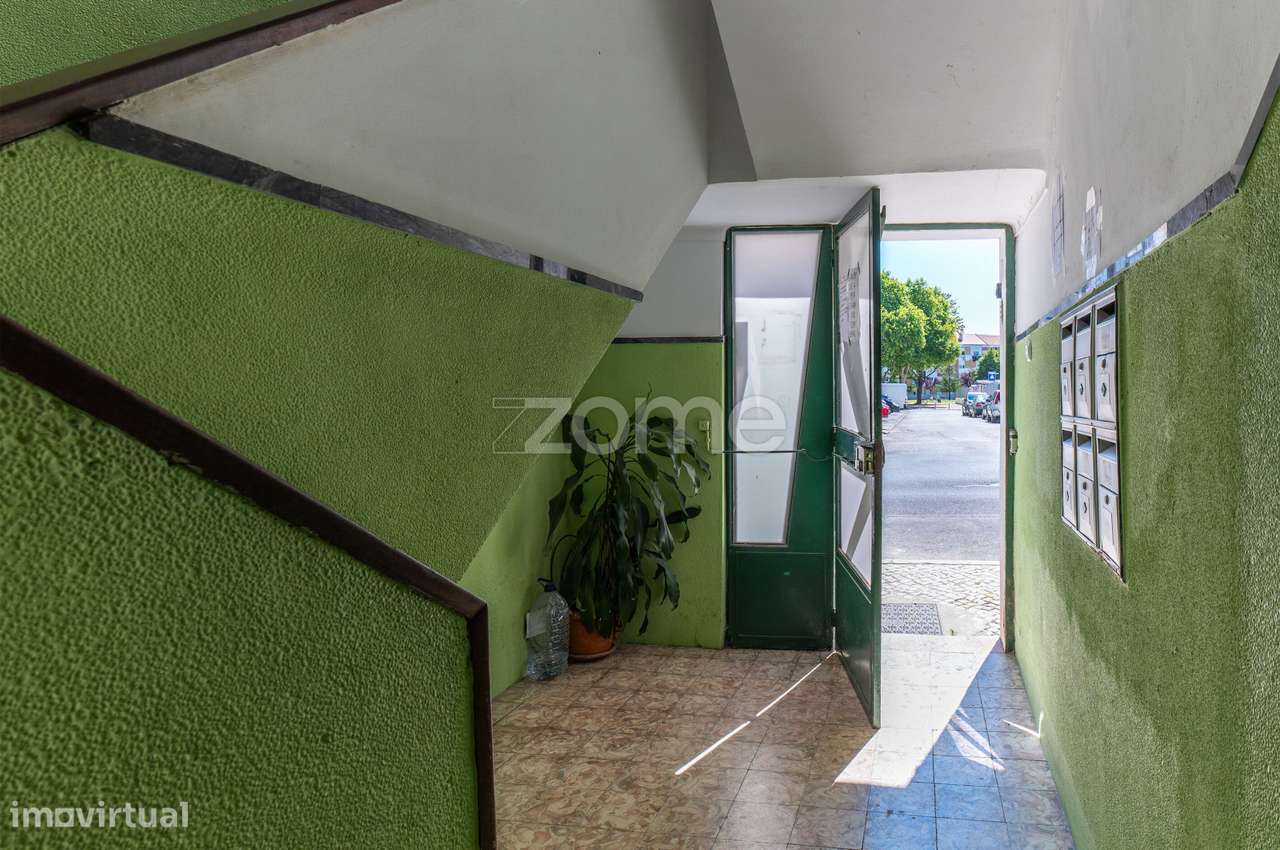 Apartamento T1+1 Baixa da Banheira-12