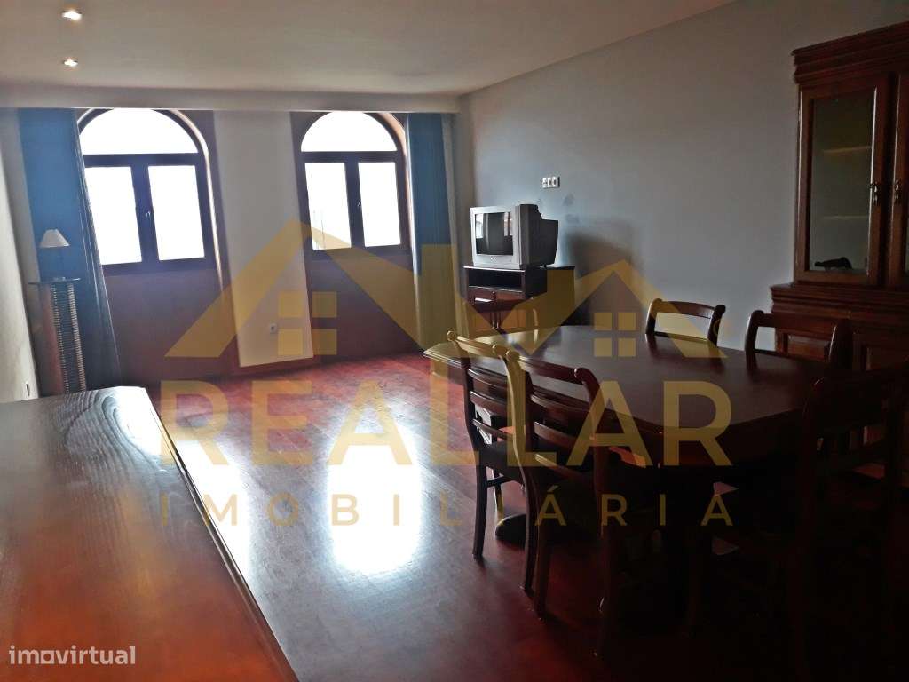 Moradia V3+1 com negócio na Póvoa de Varzim - Grande imagem: 4/25