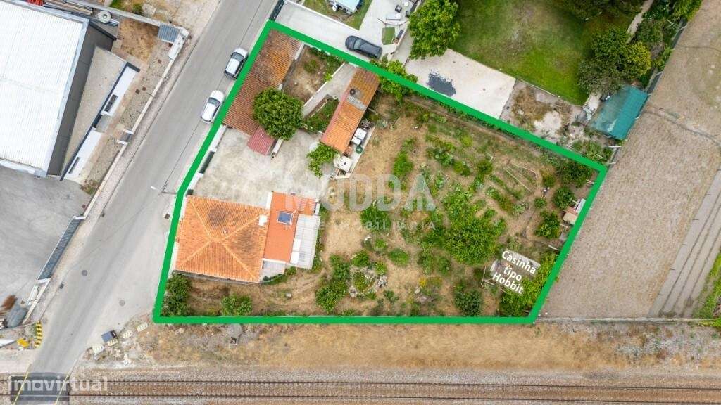 Moradia térrea T3 com anexos e terreno no Campo/Caldas da Rainha-34