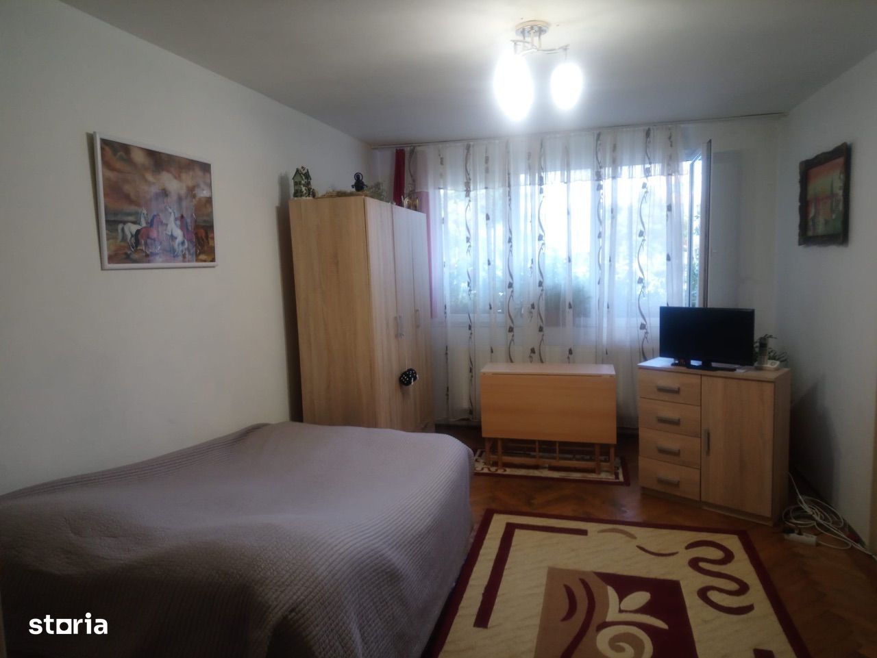 Apartament cu două camere decomandat