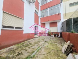 Apartamento T3 com Quintal e área bruta de 131 m2 em Paio Pires! - Grande imagem: 4/12