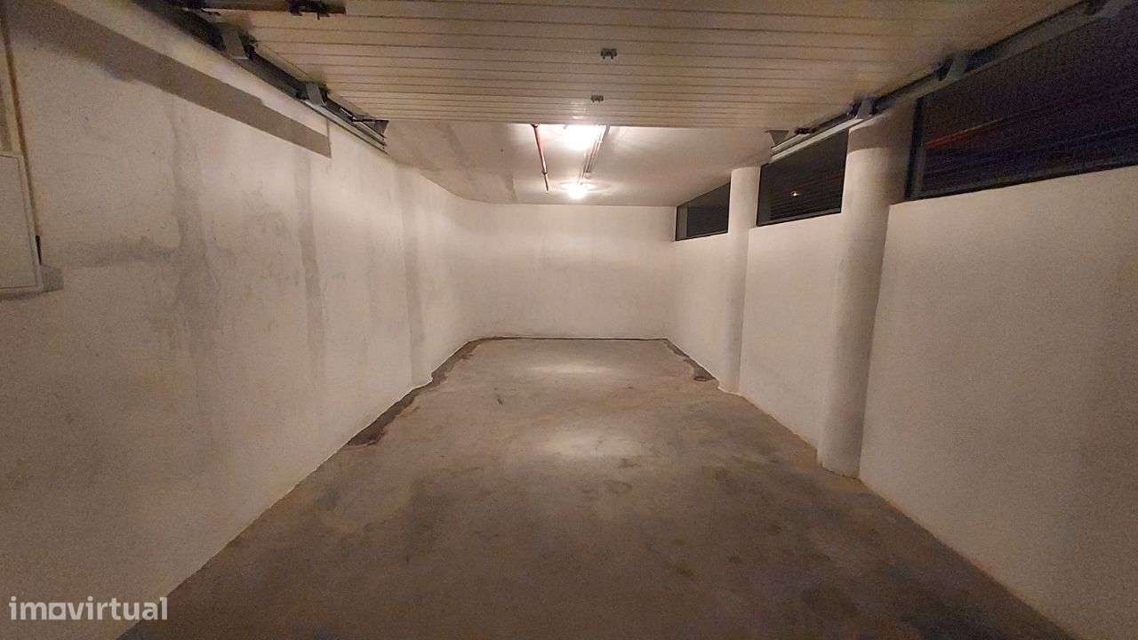 Garagem Fechada - Fátima - Grande imagem: 5/10