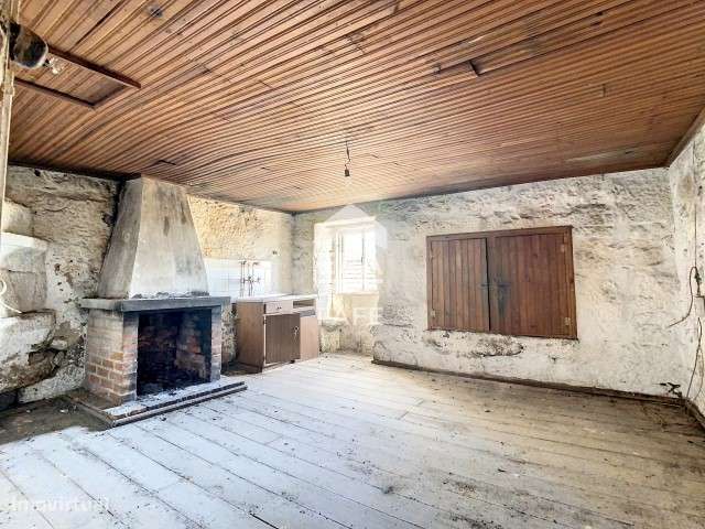 2 moradias geminadas em pedra para restauro - Grande imagem: 2/20