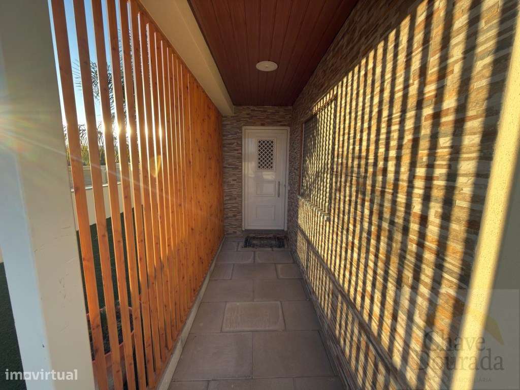 Moradia térrea T3 com garagem e quintal - Vila Nova de Poiares-4