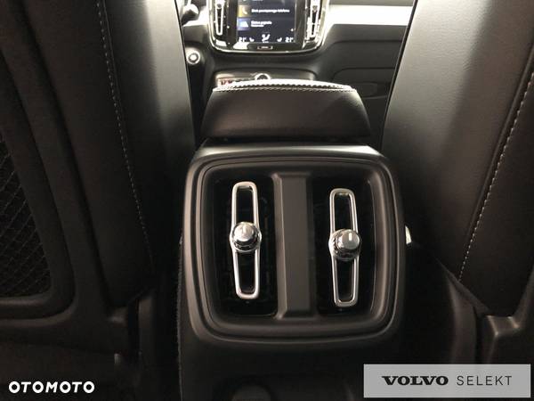 Volvo XC 40 - 33