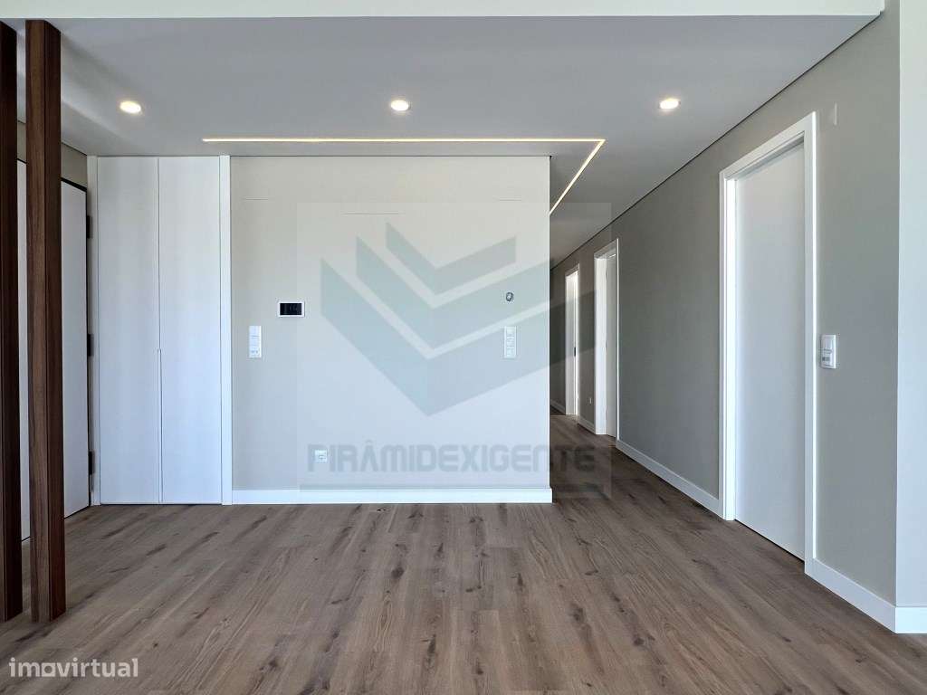 CHARMOSA! Moradia Construção NOVA Isolada, Azeitão! Central!-10