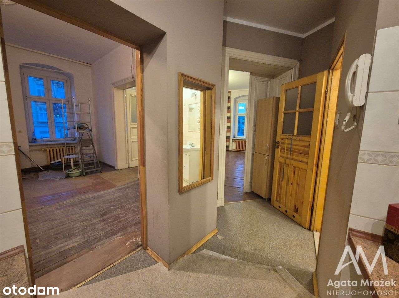 Piękna kamienica,mieszkanie z ogromnym potencjałem-8