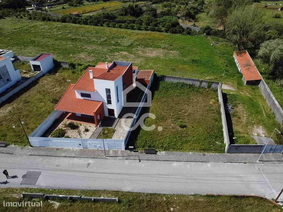 Terreno Urbano próximo da praia de Quaios - Grande imagem: 2/12