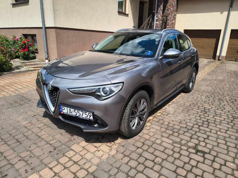 Alfa Romeo Stelvio 2017