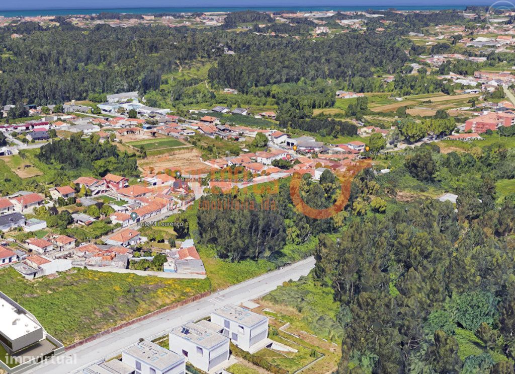 Terreno com área total de 1016,50m2 em União das freguesias de Serzedo