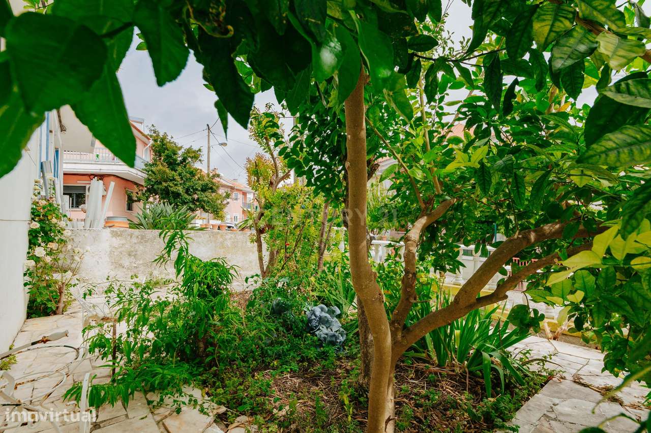 T2 exclusivo, totalmente remodelado e mobilado, com logradouro privati-21