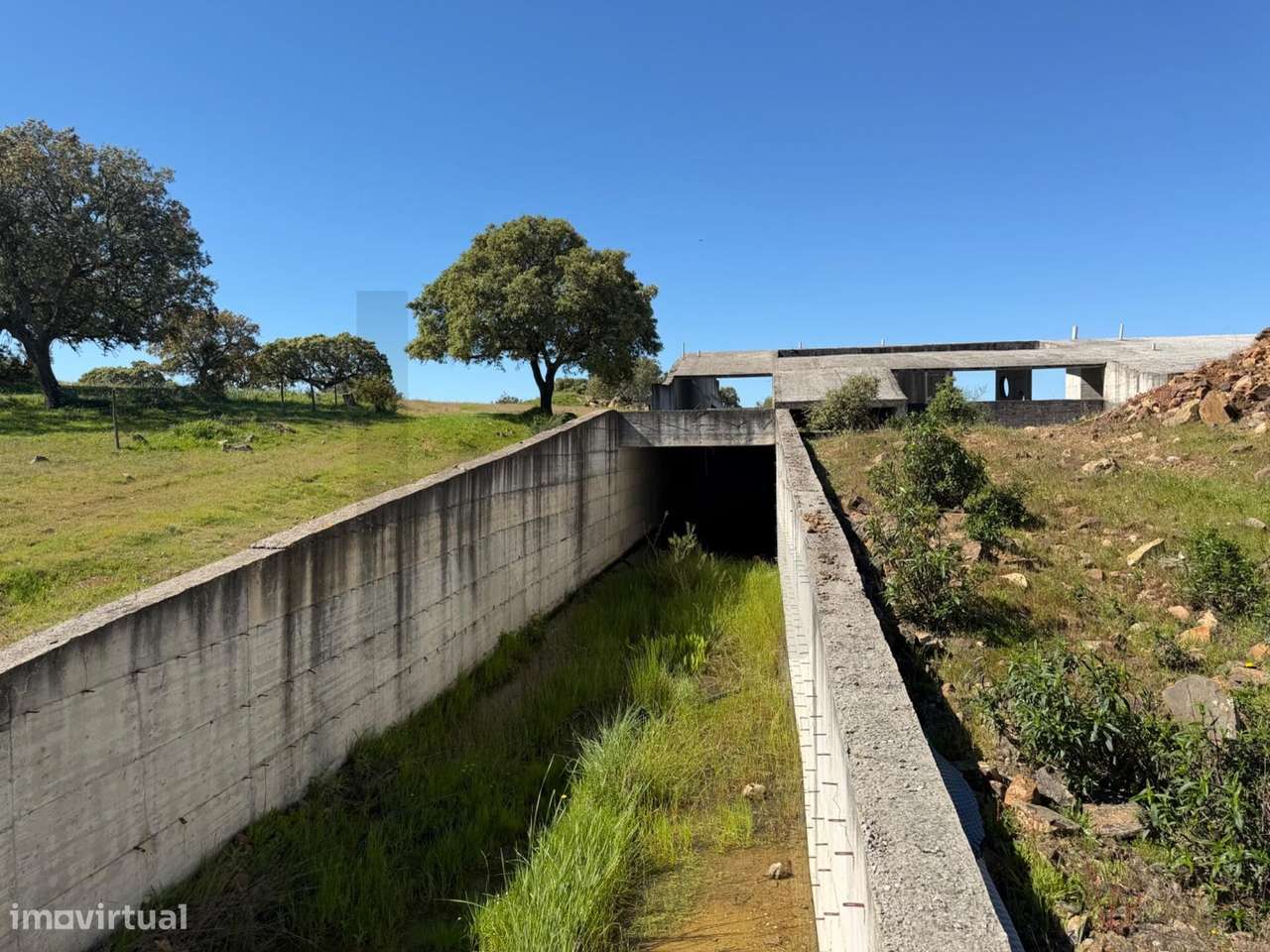 Onde a arquitetura se funde com a natureza: O seu refúgio na Herdade V - Grande imagem: 3/32