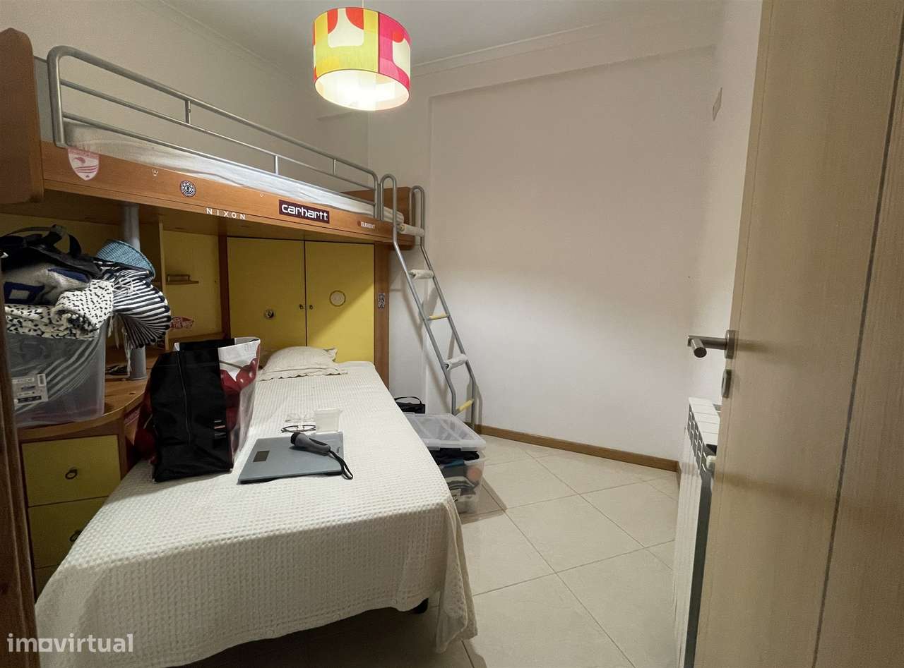 Apartamento T2 + 1 / Garagem  / Terraço / Vista  Mar / Nazaré / Leiria-15